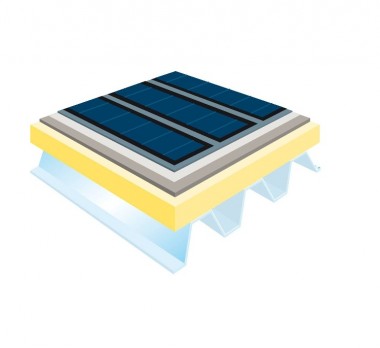  Los sistemas de impermeabilización de cubiertas UltraPly TPO de Firstone pueden combinarse fácilmente con  cualquier tipo de sistema fotovoltaico.